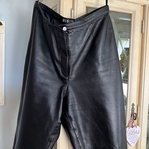 Genuine leather, fully lined